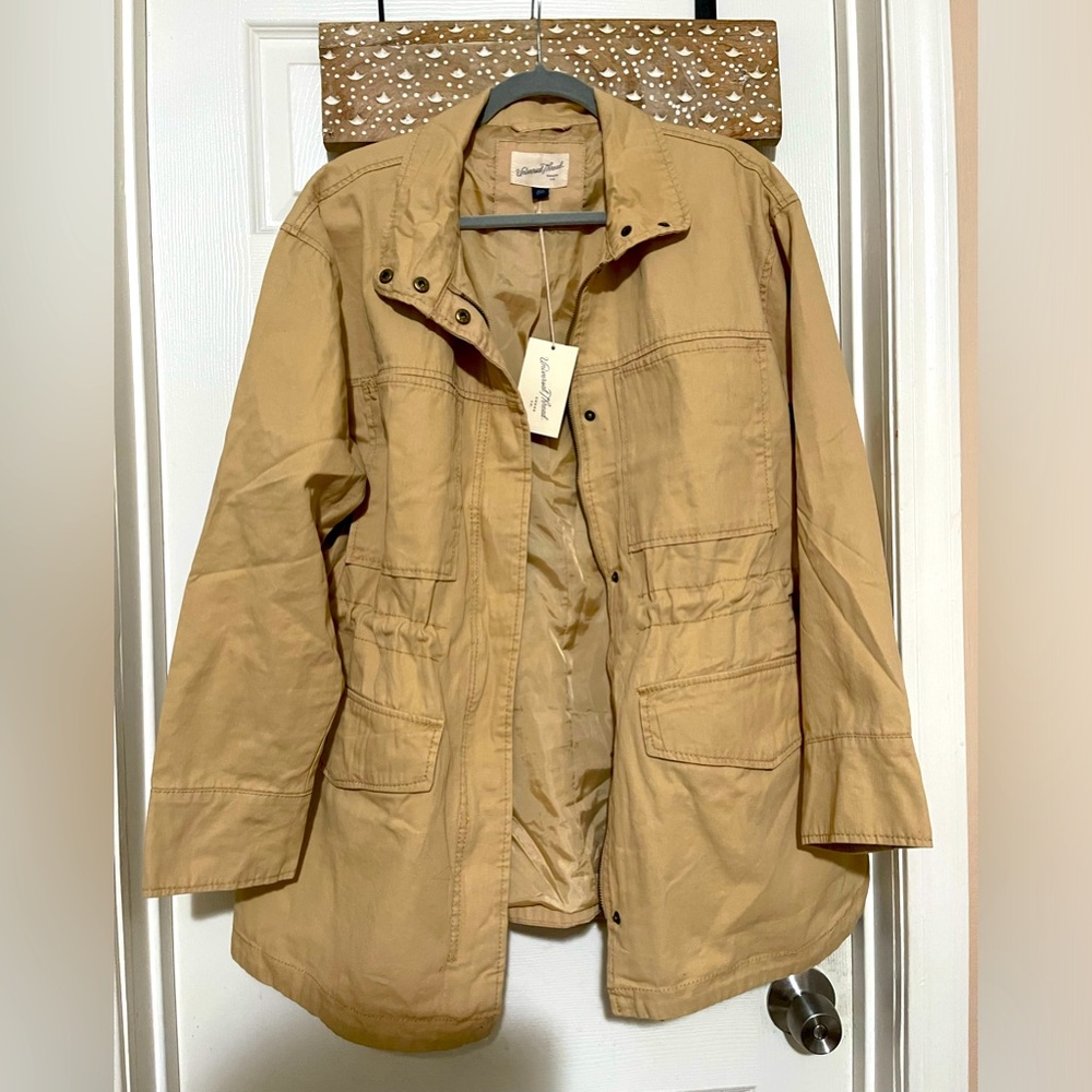 Universal Thread Tan Jacket with multiple pockets, zipper, and button option NWT